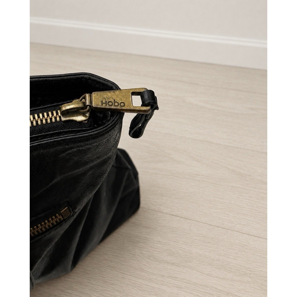 Hobo International Black Leather Tote Handbag Floral Lining Kiss Lock Pocket - Picture 7 of 10